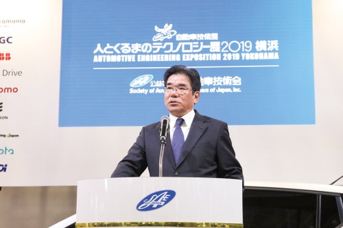 開会宣言する自動車技術会会長の坂本秀行氏(出所:自動車技術会)