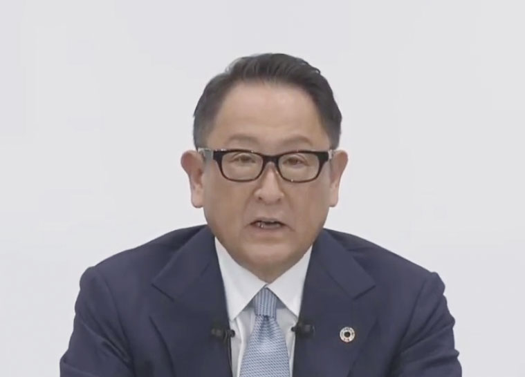 図1　決算について会見するトヨタ自動車社長の豊田章男氏