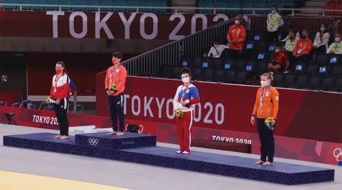 図1　東京五輪「柔道女子70キロ級」表彰式の様子