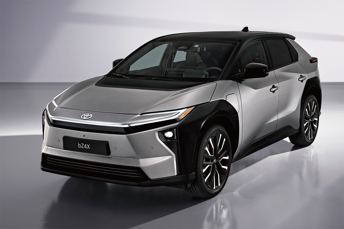 トヨタがEVでSiCの採用を拡大、「bZ4X」国内最長の航続746kmに | 日経