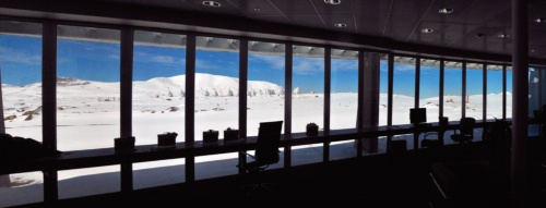 図1　山頂施設の建屋の中から見た外の風景