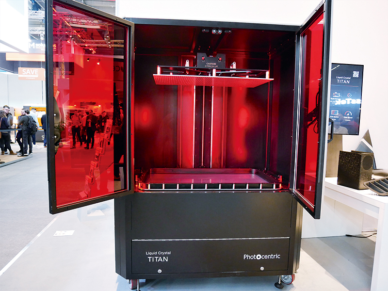 8K液晶パネル活用した巨大3Dプリンター、1m級の大型部品を造形