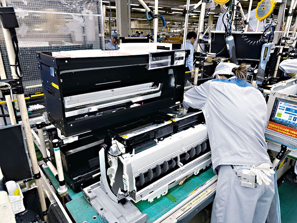 ダイキン工業、家庭用エアコンでも世界市場に攻勢 | 日経クロステック