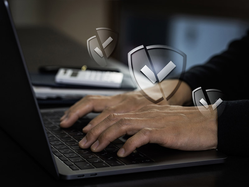 30万人超の情報漏洩の恐れ　サーバーの脆弱性突かれる