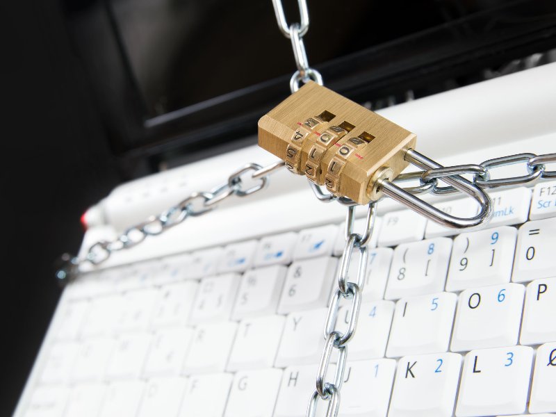 狙われるSIM搭載パソコン