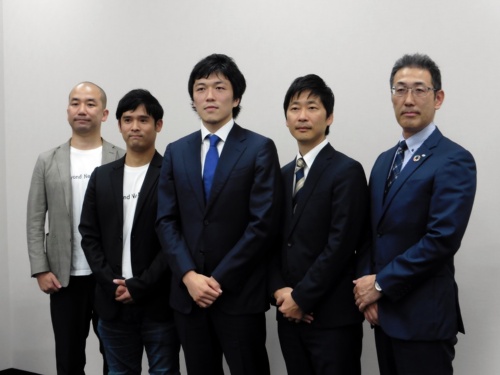 (右から)デンソー社会ソリューション事業推進部 部長の永井立美氏、同社メディカル事業室 室長(OPExPARKの取締役副社長)の奥田英樹氏、OPExPARK社長の本田泰教氏、Beyond Next Ventures社長の伊藤毅氏、同社取締役の植波剣吾氏