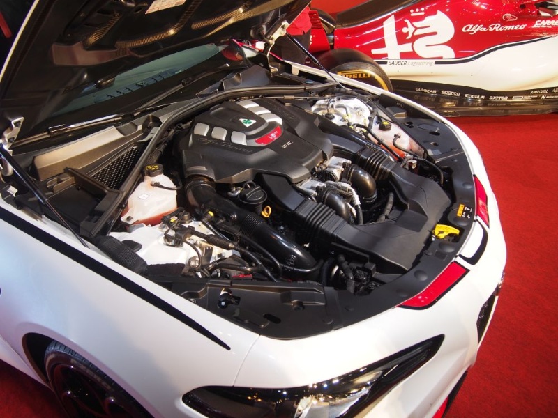 アルファロメオのf1記念限定車 ブレーキ 排気系 シートで27kg軽量化 最高出力3kwを誇る 日経クロステック Xtech アルファロメオのf1記念限定車 ブレーキ 排気系 シートで27kg軽量化 最高出力3kwを誇る 日経クロステック Xtech