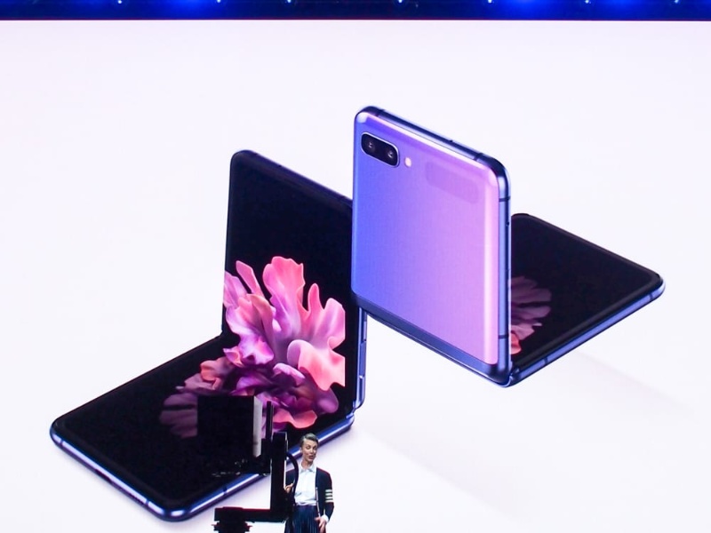 サムスンが縦型折りたたみ Galaxy Z Flip や5gスマホ Galaxy S シリーズを発表 日経クロステック Xtech