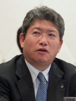 亀山満氏