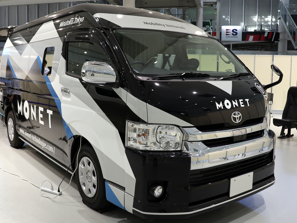 MONET Technologiesの「マルチタスク車両」の外観。ベース車両は「ハイエース グランドキャビン」