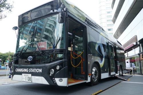 図5 トヨタのFCバス「CHARGING STATION」