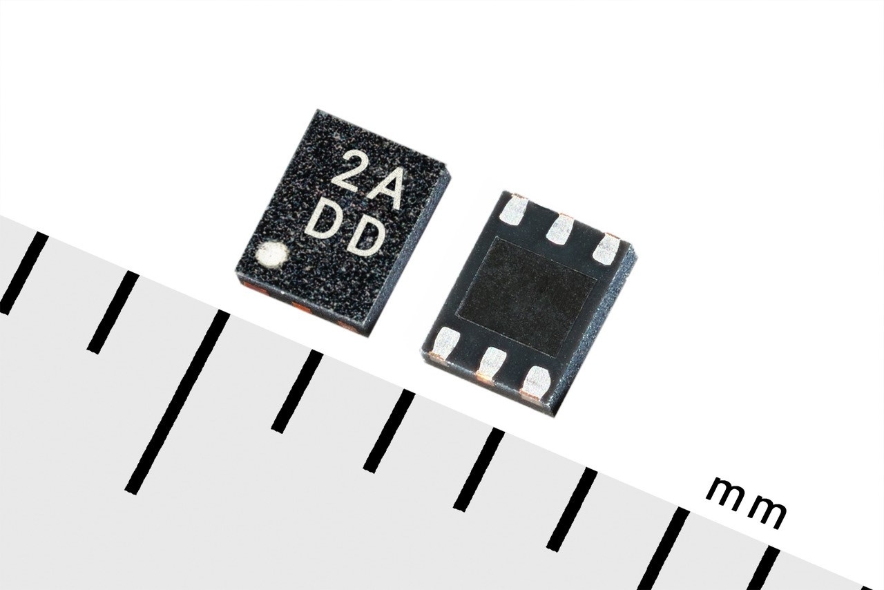 単セルのLiイオン2次電池に向けた保護IC 実装面積が1.4mm×1.8mmのDFN1814-6B封止品である。（出所：リコー電子デバイス）