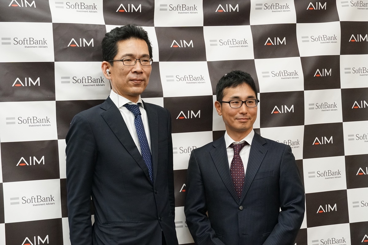 （左から）AIメディカルサービスの多田智裕代表取締役CEO、SoftBank Investment Advisersの松井健太郎マネージングパートナー （撮影：日経クロステック）