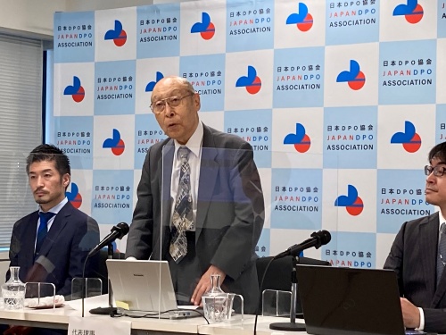 資格認定制度創設について説明する堀部政男・日本DPO協会代表理事