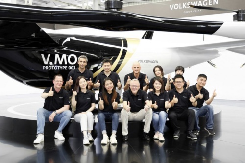 Volkswagen Group ChinaのeVTOL機のチームメンバーと機体