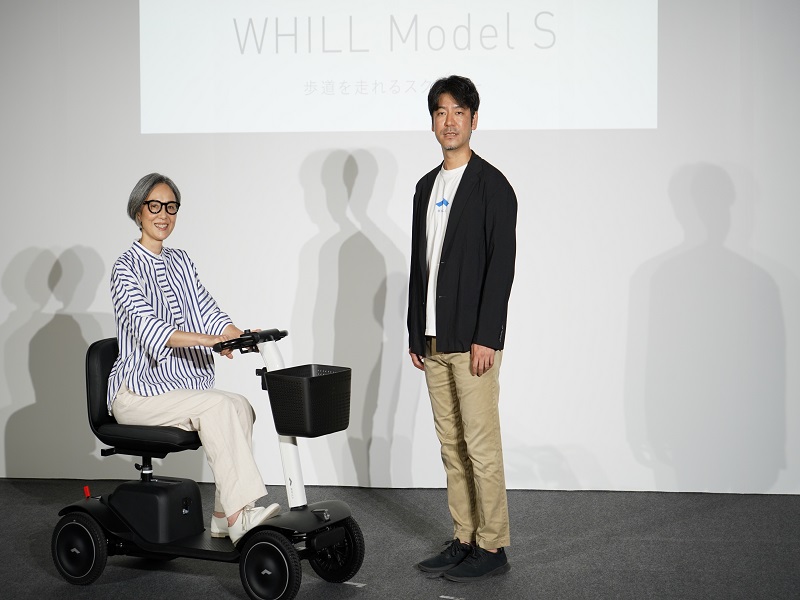 老人用電動スクーター 免許返納したシニアの新たな移動手段に、WHILLが歩道走れる電動