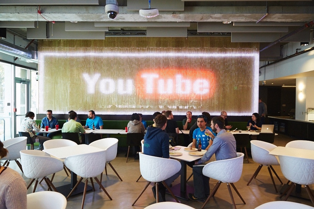 YouTube広告は2019年の売上高開示以来、初の減収となった （写真：グーグル）