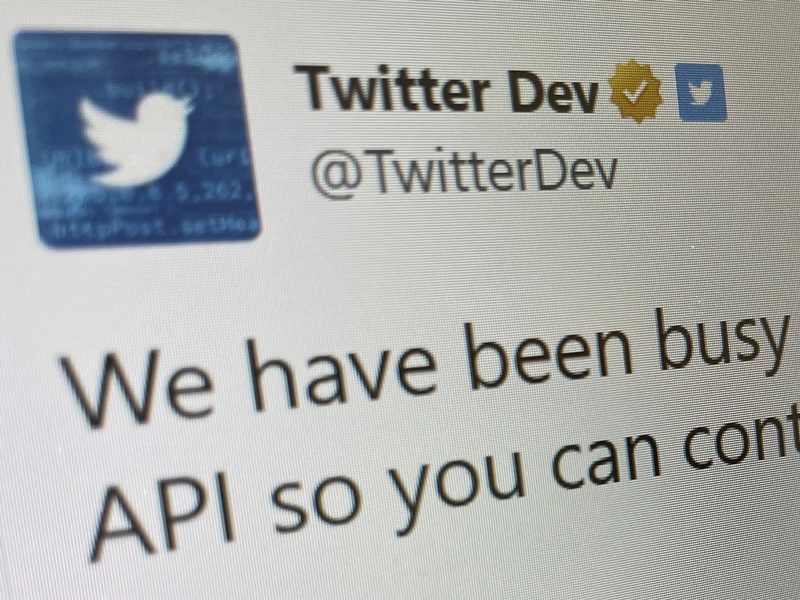 エコーチェンバーの中の記者、毎日見るツイッターの情報は大きく偏っ