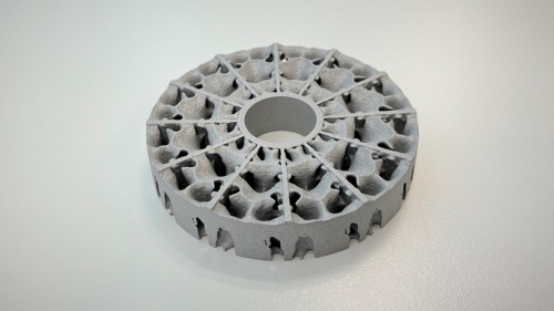 図 バインダージェット方式で作製したAl合金製の空冷ヒートシンク(出所:リコー)