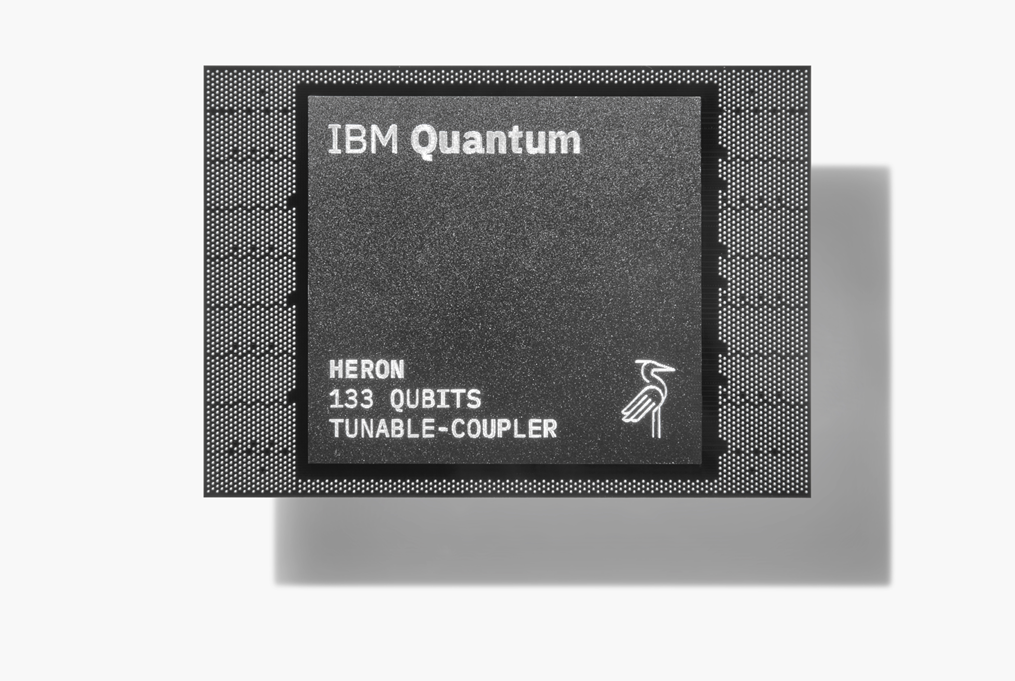 IBMが133量子ビットのプロセッサー「Heron」を発表、エラー率を