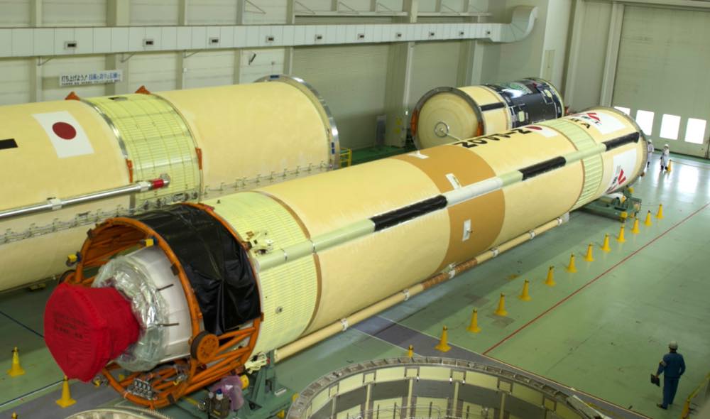 最後のH-IIAロケット50号機、三菱重工がコア機体を公開 | 日経クロス