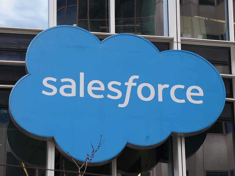 セールスフォースで世界的なログイン障害、「最近の変更トリガーに複数のDB不整合」