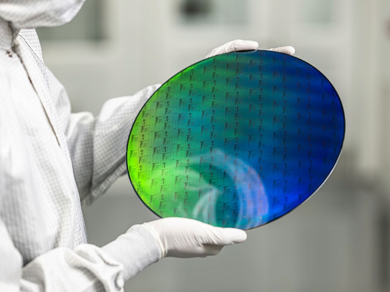 米PsiQuantumが光量子チップ「Omega」を発表、100万量子ビットが視野に