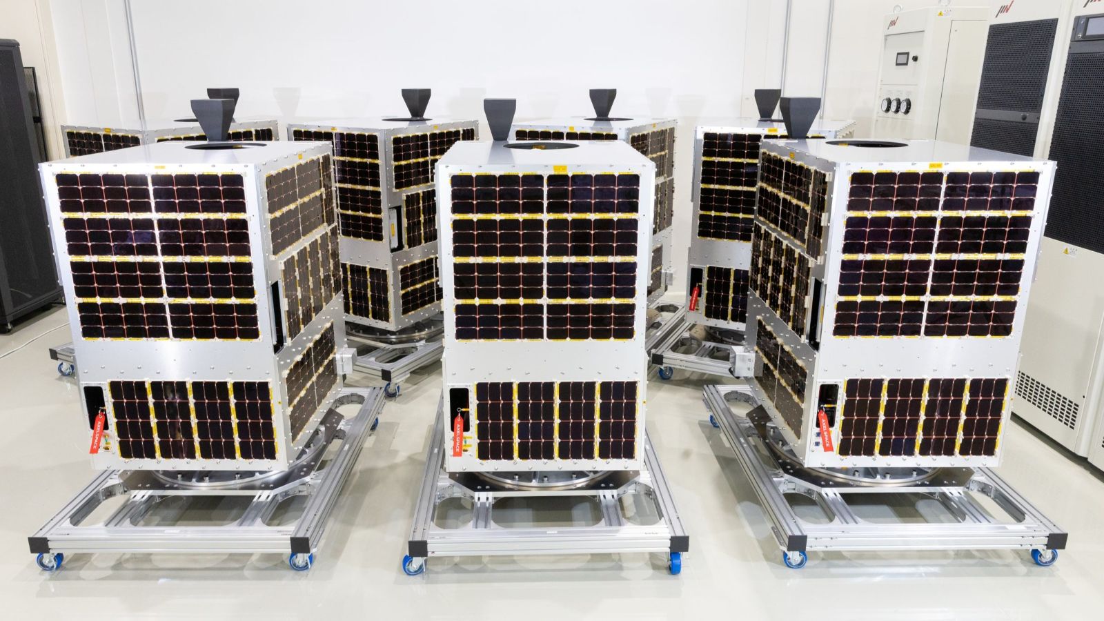 アクセルスペース、光学観測衛星を7機追加投入　短期間での広域監視に対応