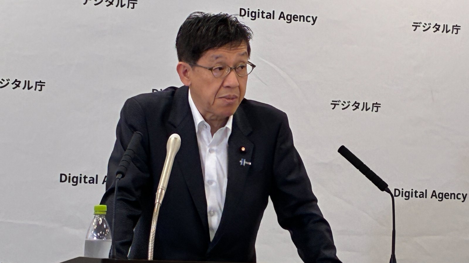 閣議後会見でGSSへの不正アクセスについて説明する松本尚デジタル相